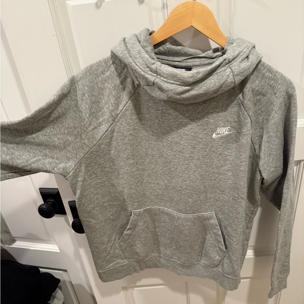 Nike Heather Gray Sweatshirt